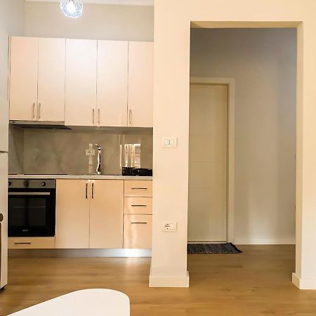 Home Inn Apartment 2 Near City Center Tirana Exterior foto